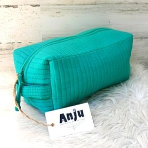 NWT ANJU QUILTED COSMETIC/TOILETRY BAG